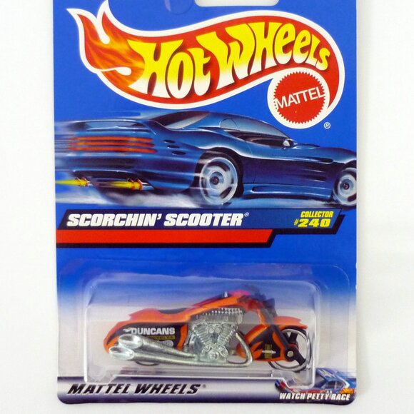 Mattel Toys Hot Wheels Scorchin Scooter 24 Orange Diecast